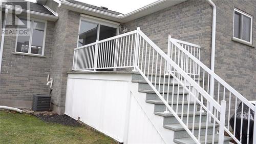 1121 Kirkman Court, Cornwall, ON - Outdoor With Exterior