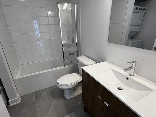 Salle de bains - 518-250 Boul. Hymus, Pointe-Claire, QC - Indoor Photo Showing Bathroom