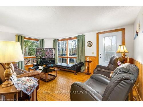 174687 Grey Road 30 Rd, Grey Highlands, ON - Indoor Photo Showing Living Room