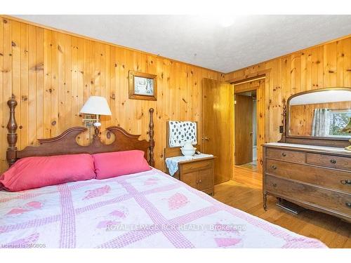 174687 Grey Road 30 Rd, Grey Highlands, ON - Indoor Photo Showing Bedroom