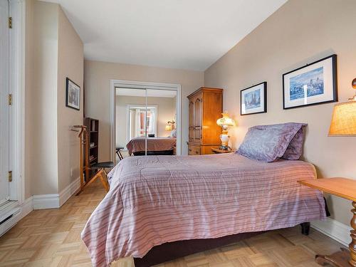 Master bedroom - 302-530 Boul. De La Côte-Vertu, Montréal (Saint-Laurent), QC - Indoor Photo Showing Bedroom