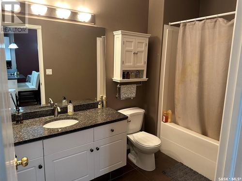 403 1901 Victoria Avenue, Regina, SK - Indoor Photo Showing Bathroom