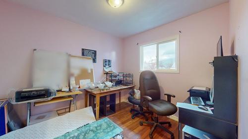 1402 Birch Street, Creston, BC - Indoor Photo Showing Office