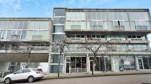  - 1542 2Nd Ave West, Vancouver, BC 
