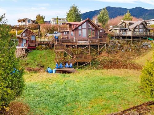 1062 Fifth Ave, Ucluelet, BC - Outdoor With Deck Patio Veranda