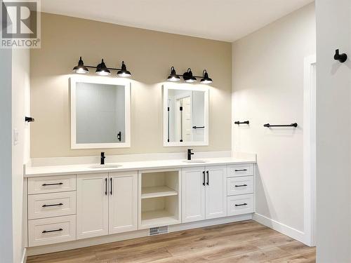 10 Hibiscus Court, Osoyoos, BC - Indoor Photo Showing Bathroom