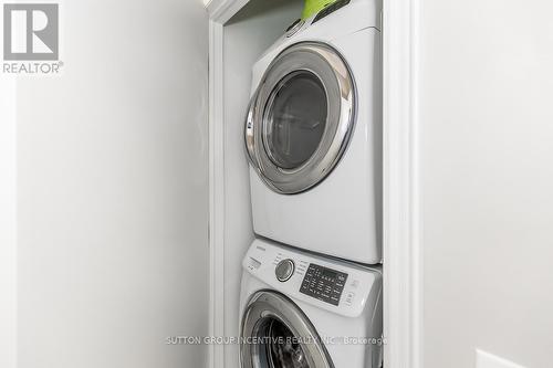 #304 -111 Worsley St E, Barrie, ON - Indoor Photo Showing Laundry Room