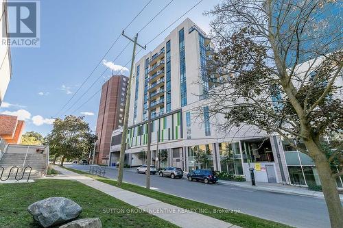 #304 -111 Worsley St E, Barrie, ON - Outdoor With Facade