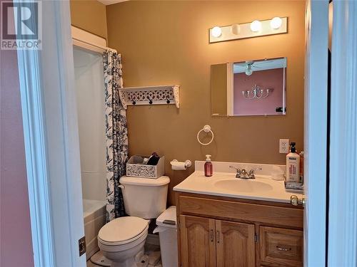134 Islandview Road, Mainland, NL - Indoor Photo Showing Bathroom