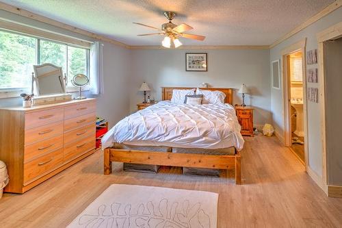 1732 Oberg Johnson Road, Golden, BC - Indoor Photo Showing Bedroom