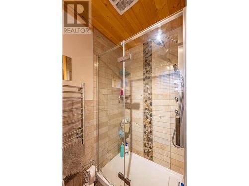 1732 Oberg Johnson Road, Golden, BC - Indoor Photo Showing Bathroom