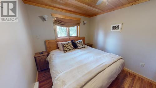 1732 Oberg Johnson Road, Golden, BC - Indoor Photo Showing Bedroom