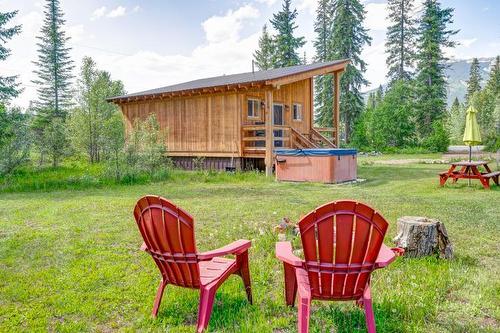 1732 Oberg Johnson Road, Golden, BC - Outdoor With Above Ground Pool