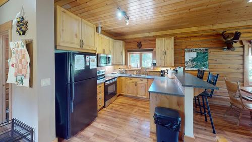1732 Oberg Johnson Road, Golden, BC - Indoor Photo Showing Kitchen With Double Sink