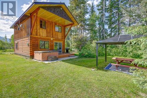 1732 Oberg Johnson Road, Golden, BC - Outdoor