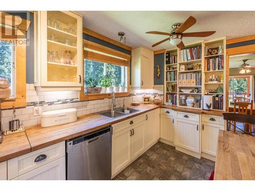 1732 Oberg Johnson Road, Golden, BC - Indoor Photo Showing Kitchen With Double Sink