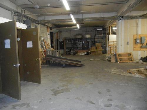 Warehouse - 401A-3995 Boul. Lite, Laval (Saint-Vincent-De-Paul), QC - Indoor Photo Showing Garage