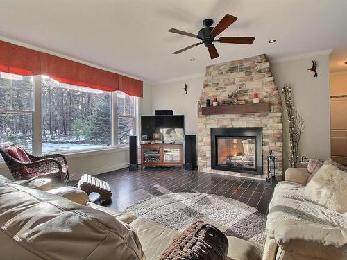 Salon - 2997 Ch. Montpetit, Magog, QC - Indoor Photo Showing Living Room With Fireplace