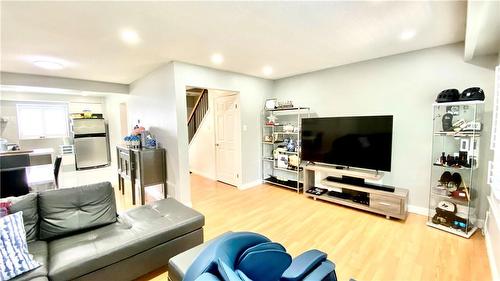 79 Moregate Crescent Crescent, Brampton, ON - Indoor Photo Showing Living Room
