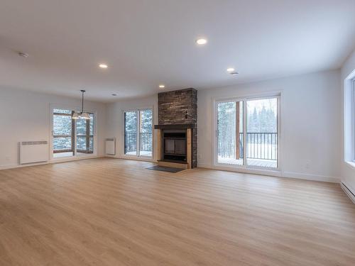 Overall view - 19 Ch. Lamarche, Saint-Michel-Des-Saints, QC - Indoor Photo Showing Living Room With Fireplace