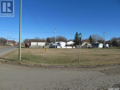 490-498 5Th Street W, Shaunavon, SK 