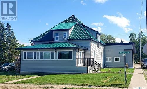 707 Railway Avenue, Neudorf, SK - Outdoor