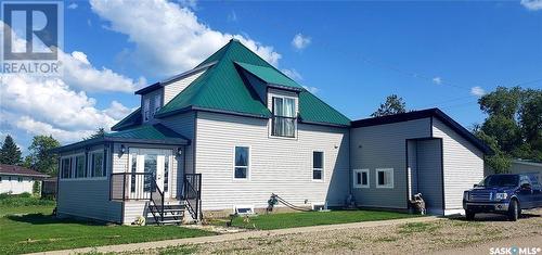 707 Railway Avenue, Neudorf, SK - Outdoor