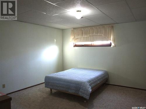 85 3Rd Street E, Fox Valley, SK - Indoor Photo Showing Bedroom