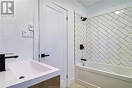 48 Eighth, Moncton, NB - Indoor Photo Showing Bathroom