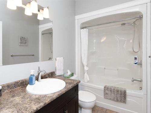 232 Cougar Crescent, Thunder Bay, ON - Indoor Photo Showing Bathroom