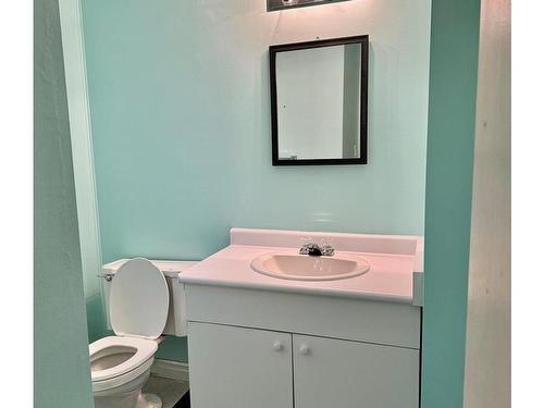 704 Nigei St, Port Alice, BC - Indoor Photo Showing Bathroom