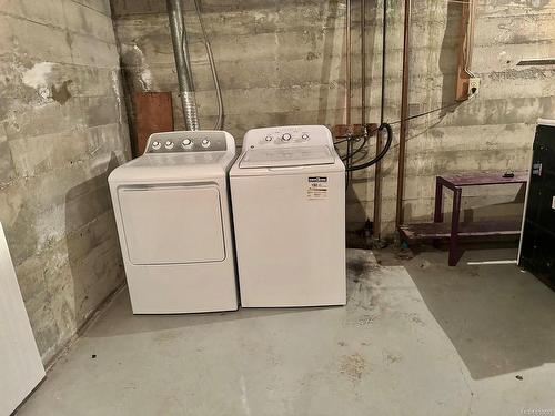 704 Nigei St, Port Alice, BC - Indoor Photo Showing Laundry Room