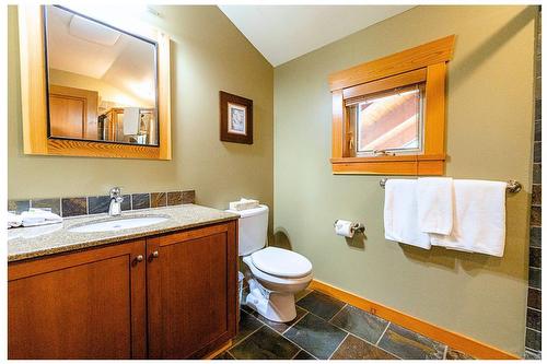 101C - 45 Rivermont Place, Fernie, BC - Indoor Photo Showing Bathroom