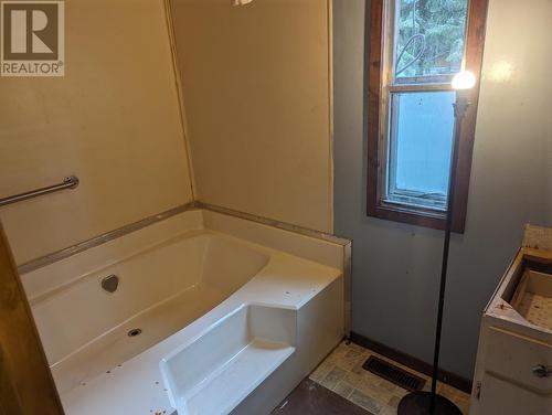 1391 Gillespie Road, Sorrento, BC - Indoor Photo Showing Bathroom