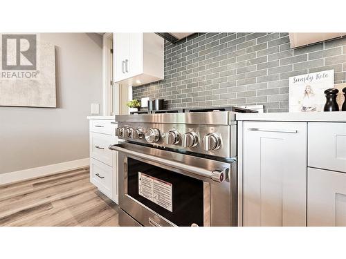 4985 Bucktail Lane, Kelowna, BC - Indoor Photo Showing Kitchen