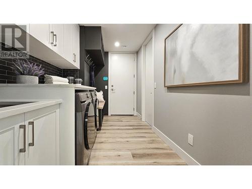 4985 Bucktail Lane, Kelowna, BC - Indoor Photo Showing Kitchen With Upgraded Kitchen