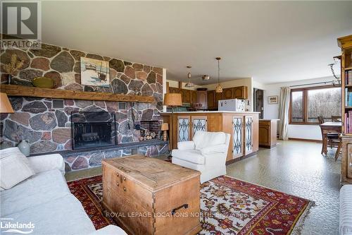 123 Maple Lane, Blue Mountains, ON - Indoor Photo Showing Living Room With Fireplace