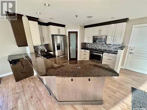 220 1621 Dakota Drive, Regina, SK - Indoor Photo Showing Kitchen With Stainless Steel Kitchen With Upgraded Kitchen