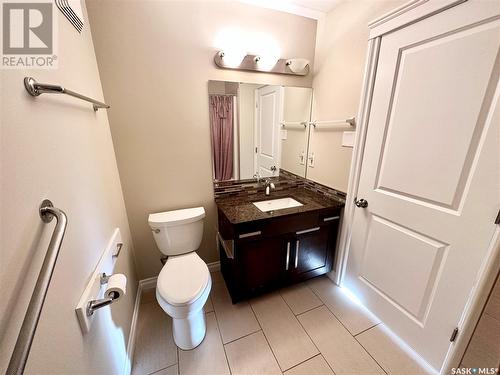 220 1621 Dakota Drive, Regina, SK - Indoor Photo Showing Bathroom