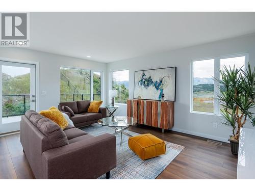 3785 Astoria Drive, West Kelowna, BC - Indoor Photo Showing Living Room