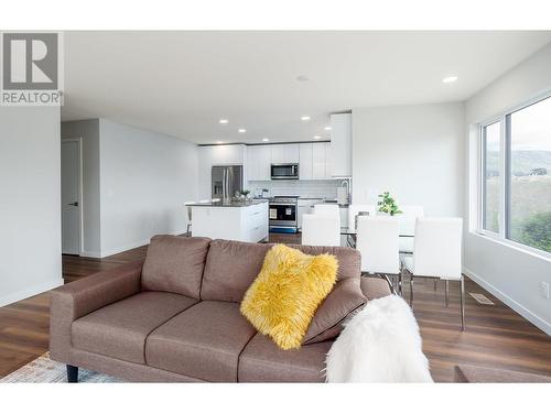 3785 Astoria Drive, West Kelowna, BC - Indoor Photo Showing Living Room