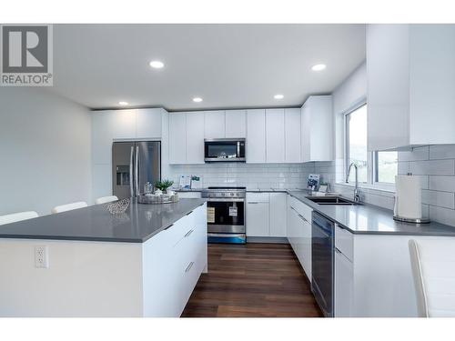 3785 Astoria Drive, West Kelowna, BC - Indoor Photo Showing Kitchen With Double Sink With Upgraded Kitchen