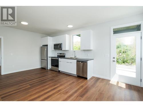 3785 Astoria Drive, West Kelowna, BC - Indoor Photo Showing Kitchen