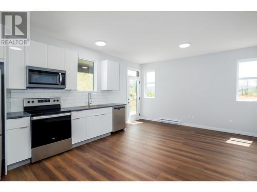 3785 Astoria Drive, West Kelowna, BC - Indoor Photo Showing Kitchen