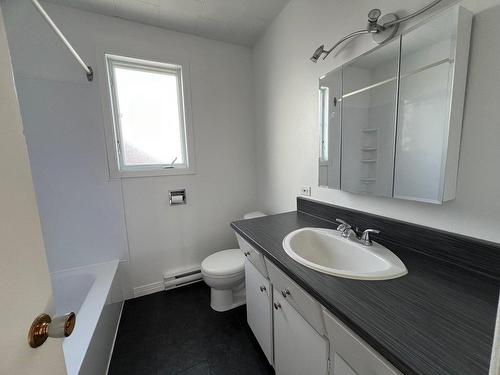Bathroom - 10  - 14 Av. La Salle, Rouyn-Noranda, QC - Indoor Photo Showing Bathroom