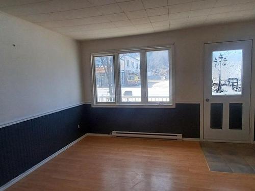 Salon - 115 Rue Notre-Dame, Maniwaki, QC - Indoor Photo Showing Other Room