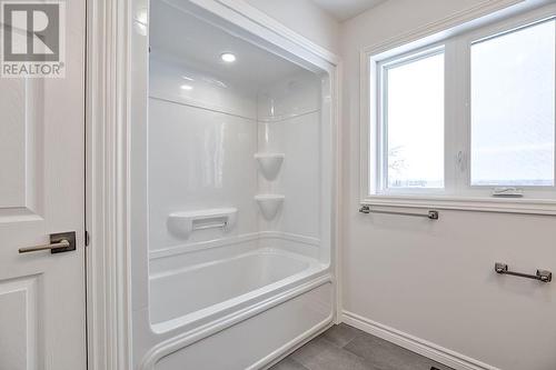 597 South Mcnaughton Road, Renfrew, ON - Indoor Photo Showing Bathroom