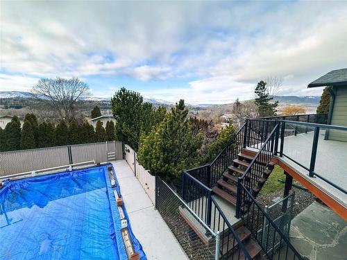 11010 Pheasant Road, Lake Country, BC - Outdoor With In Ground Pool