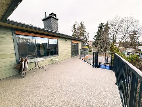 11010 Pheasant Road, Lake Country, BC - Outdoor With Exterior