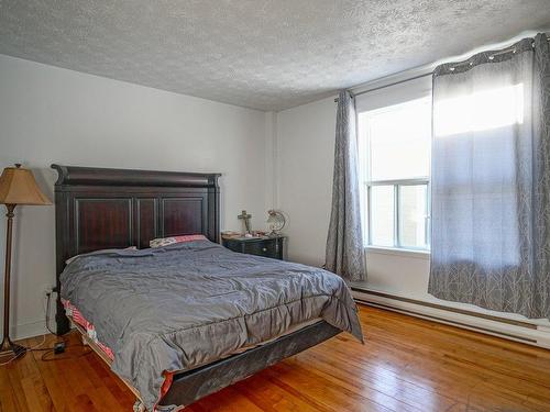 Bedroom - 317  - 329 Rue Laurier, Sherbrooke (Les Nations), QC - Indoor Photo Showing Bedroom